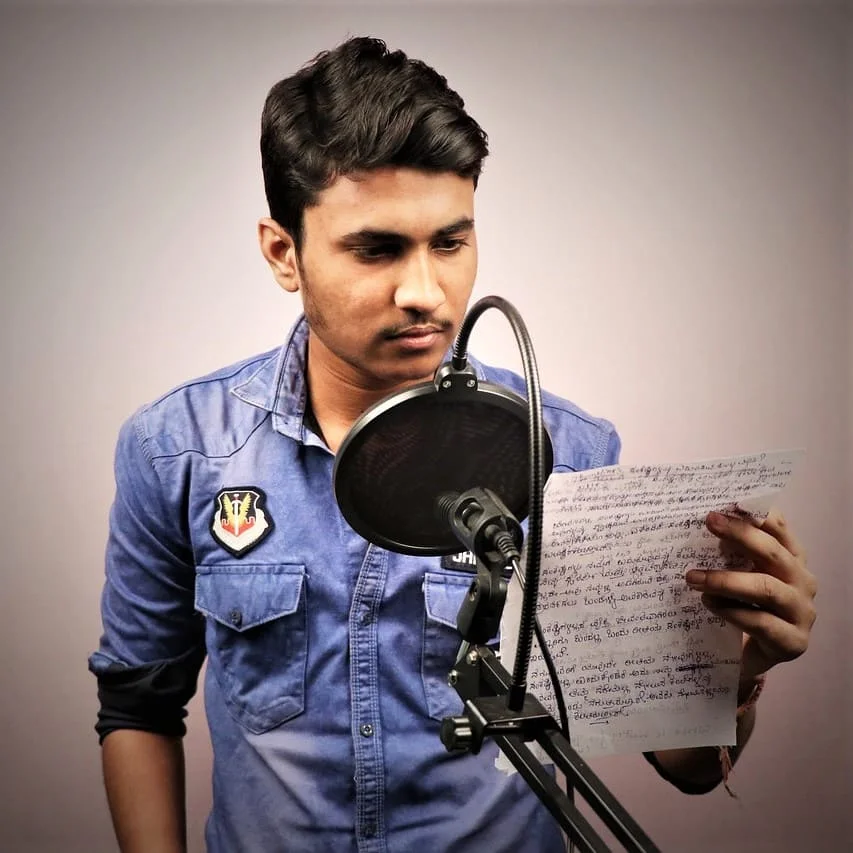 Servicii de Voice-over