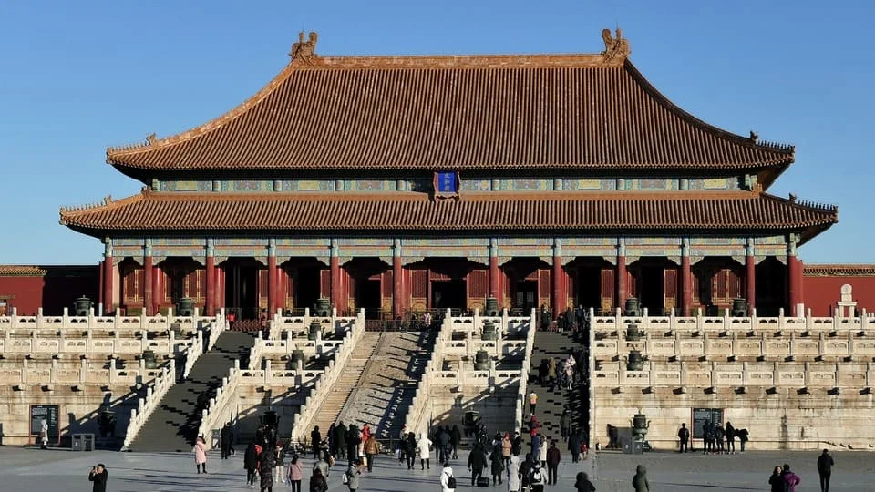 Traditional and Simplified Chinese: Linguistic and Cultural Perspectives