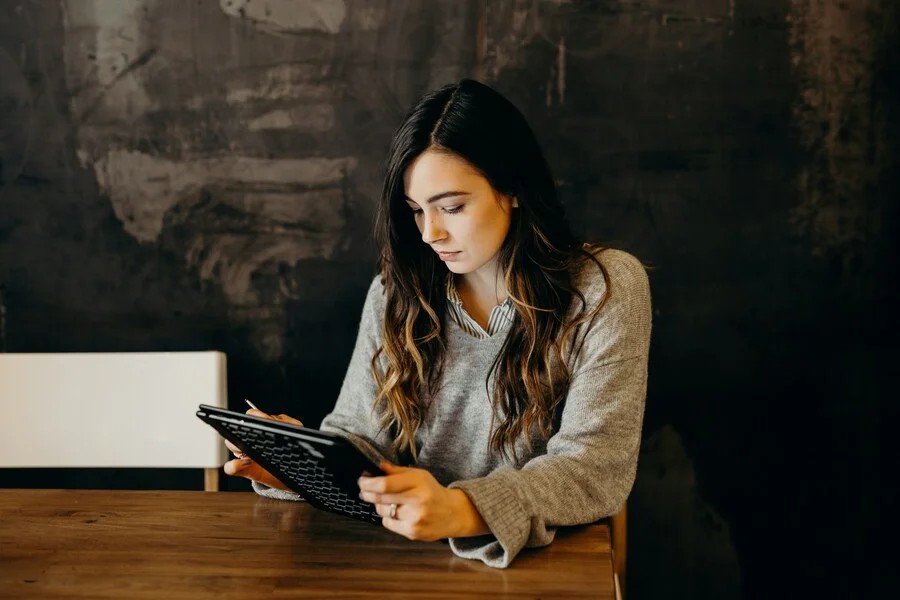 AI, MTPE, or Human? Choosing the Right Translation for Your Business