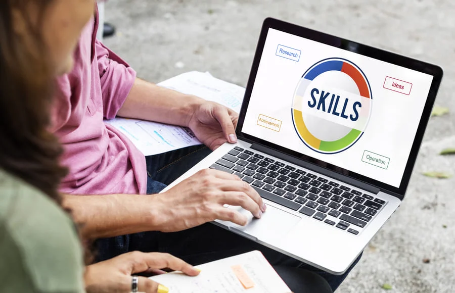 Using Language Skills for Engaging Social Media Content