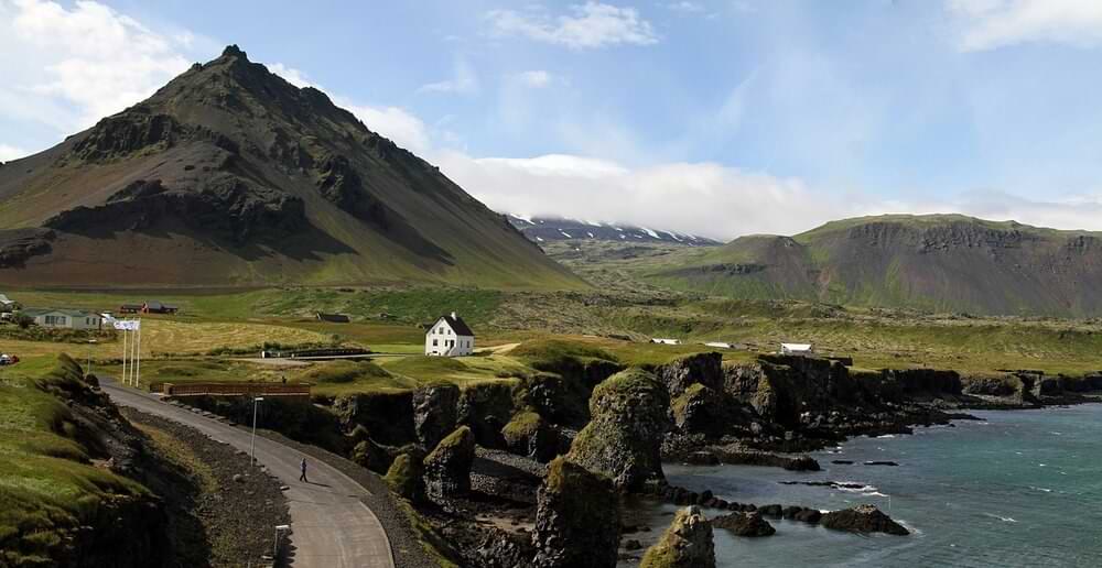 Icelandic language and reasons to apply to professional Icelandic translation services