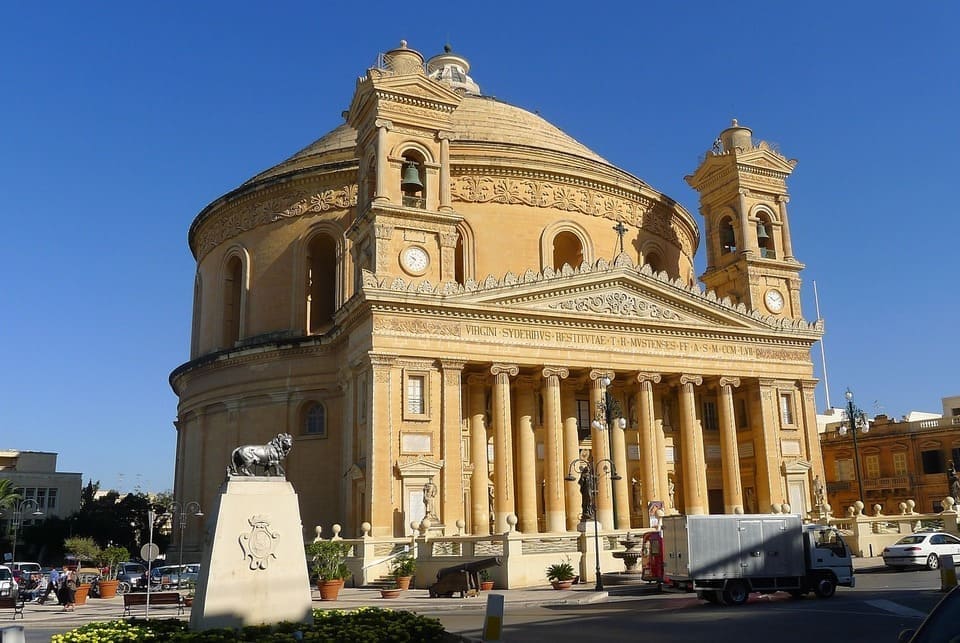 Official Languages of Malta and English to Maltese Translation